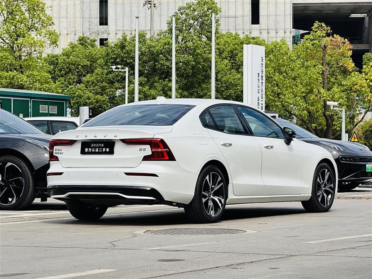 沃爾沃 S60L  2024款 B5 智雅運動版圖片