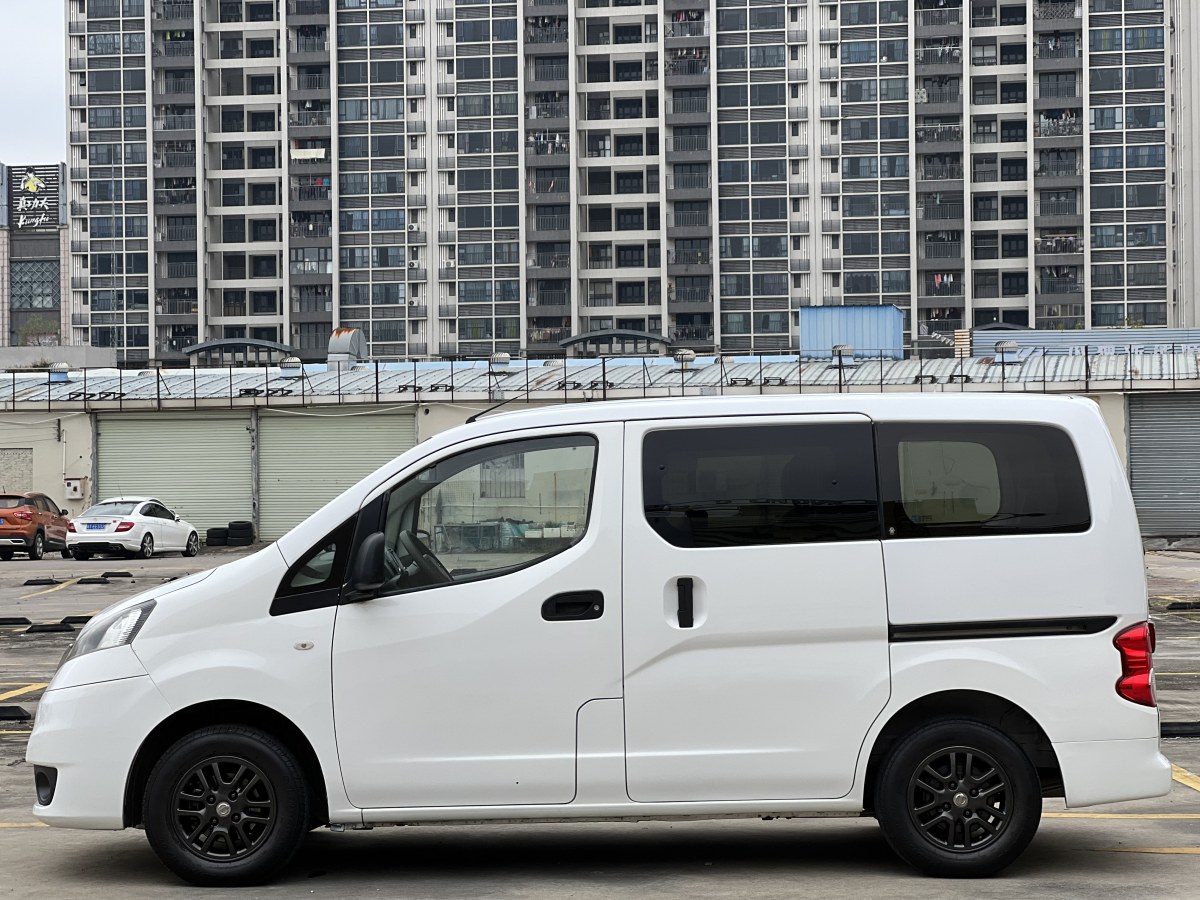 日產(chǎn) NV200  2014款 1.6L CVT豪華型 國V圖片