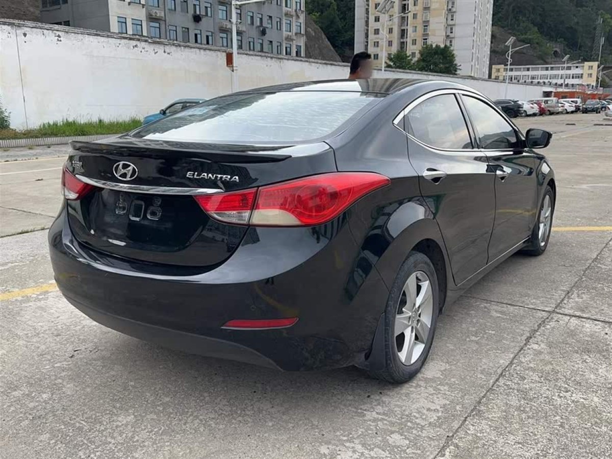 現(xiàn)代 朗動(dòng)  2012款 1.6L 手動(dòng)領(lǐng)先型圖片