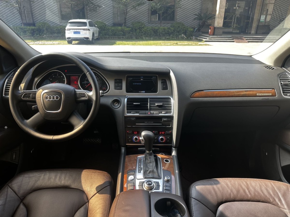 奧迪 奧迪Q7  2011款 3.0 TFSI 專享型(200kW)圖片