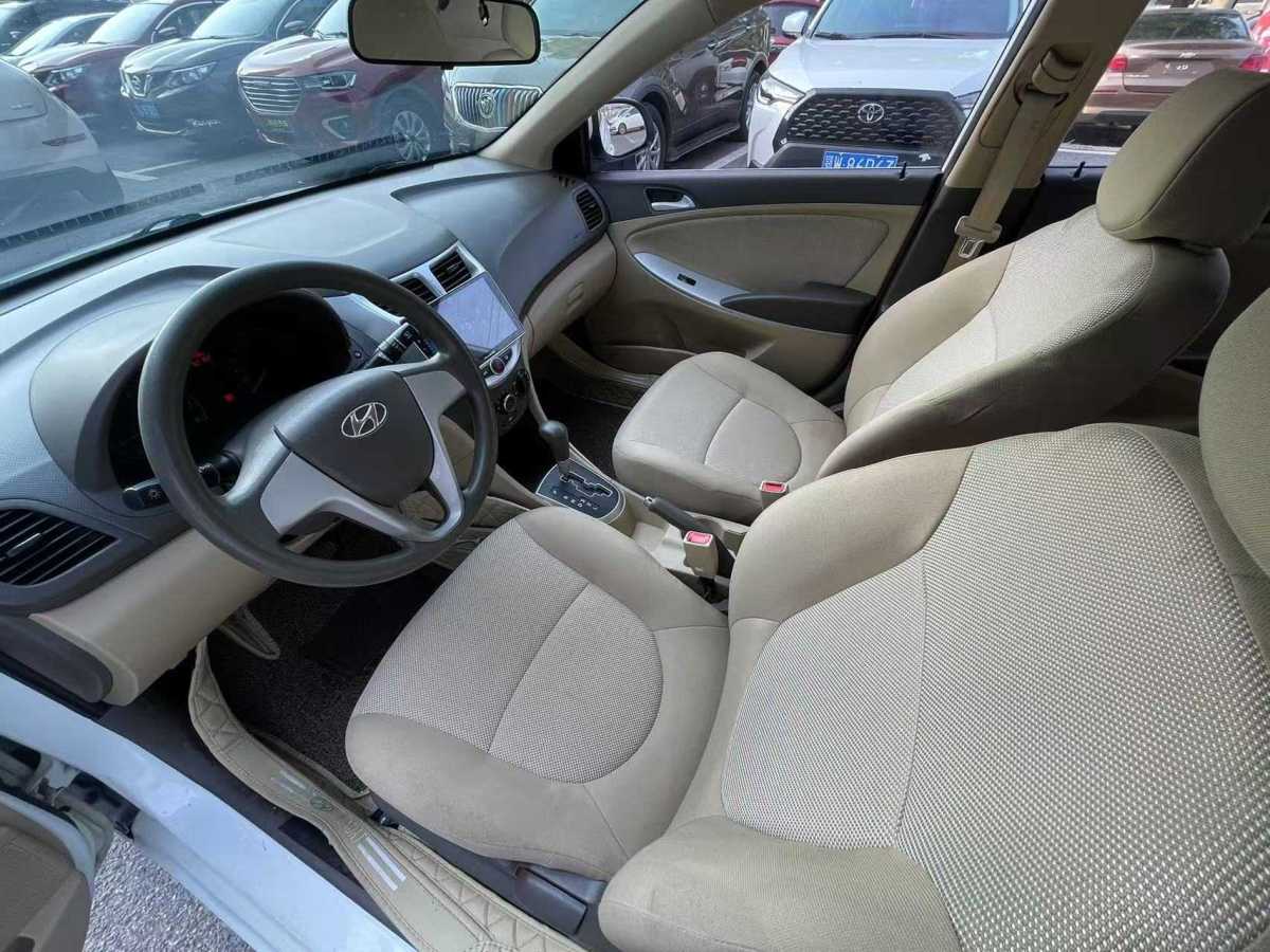 現(xiàn)代 瑞納  2010款 三廂 1.4L 自動舒適型GS圖片