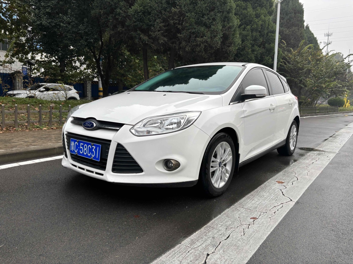 福特 ?？怂? 2012款 兩廂 1.6L 自動舒適型圖片