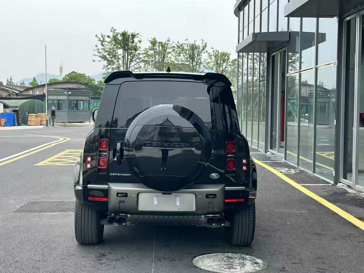 路虎 衛(wèi)士  2024款 110 5.0T V8圖片
