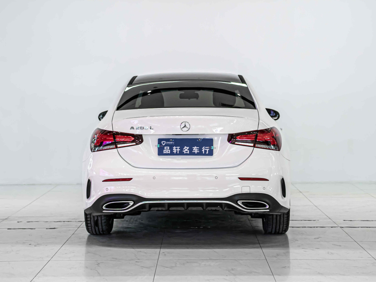2022年11月奔馳 奔馳A級(jí)  2022款 改款二 A 200 L 運(yùn)動(dòng)轎車時(shí)尚型