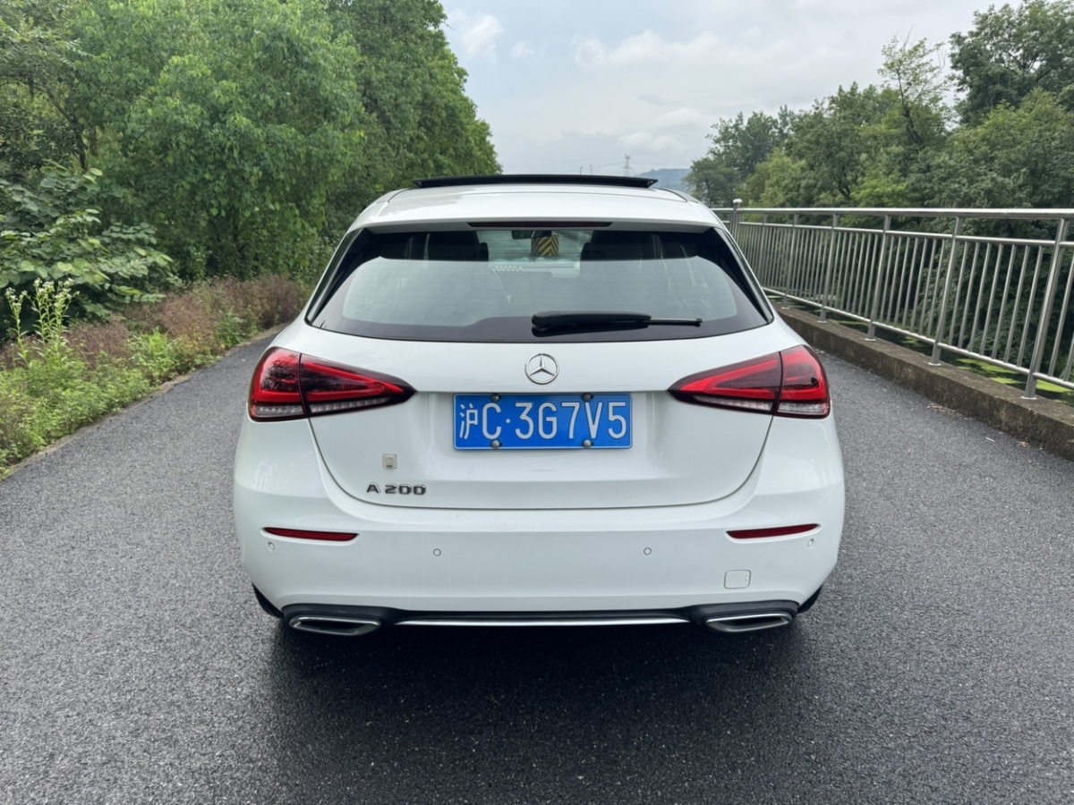 奔馳 奔馳A級(jí)  2019款 A 200 動(dòng)感型圖片