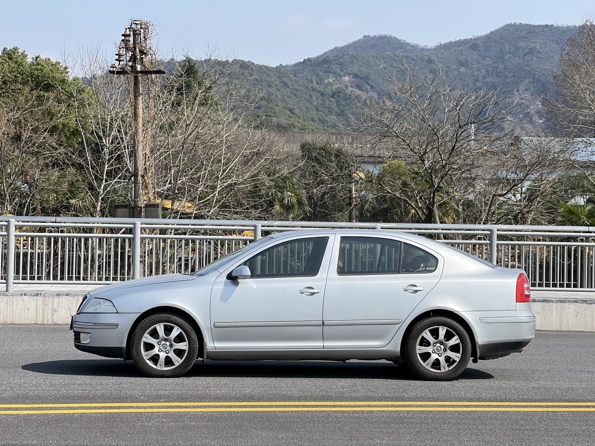 斯柯達(dá) 明銳  2009款 1.6L 自動(dòng)逸仕版圖片