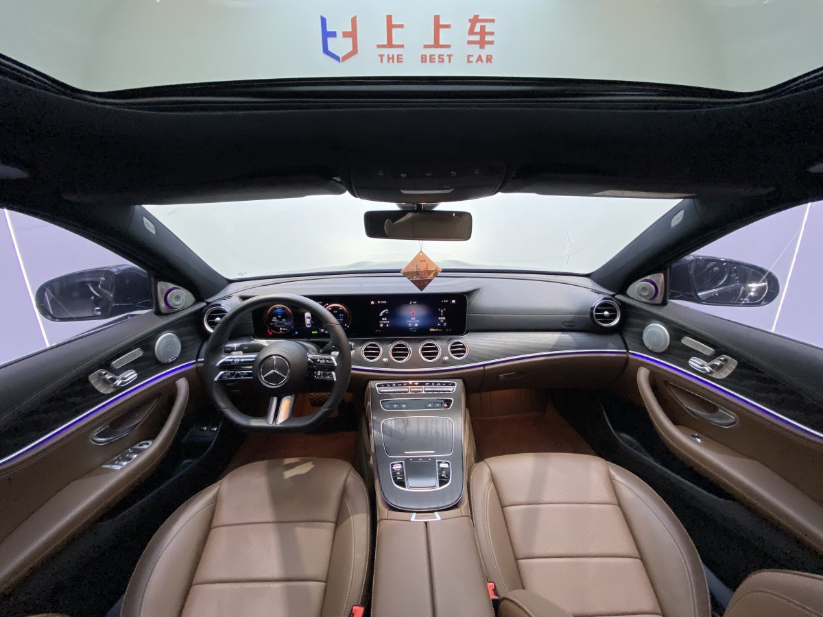 奔驰 奔驰E级新能源  2022款 改款三 E 350 e L 插电式混合动力运动轿车图片