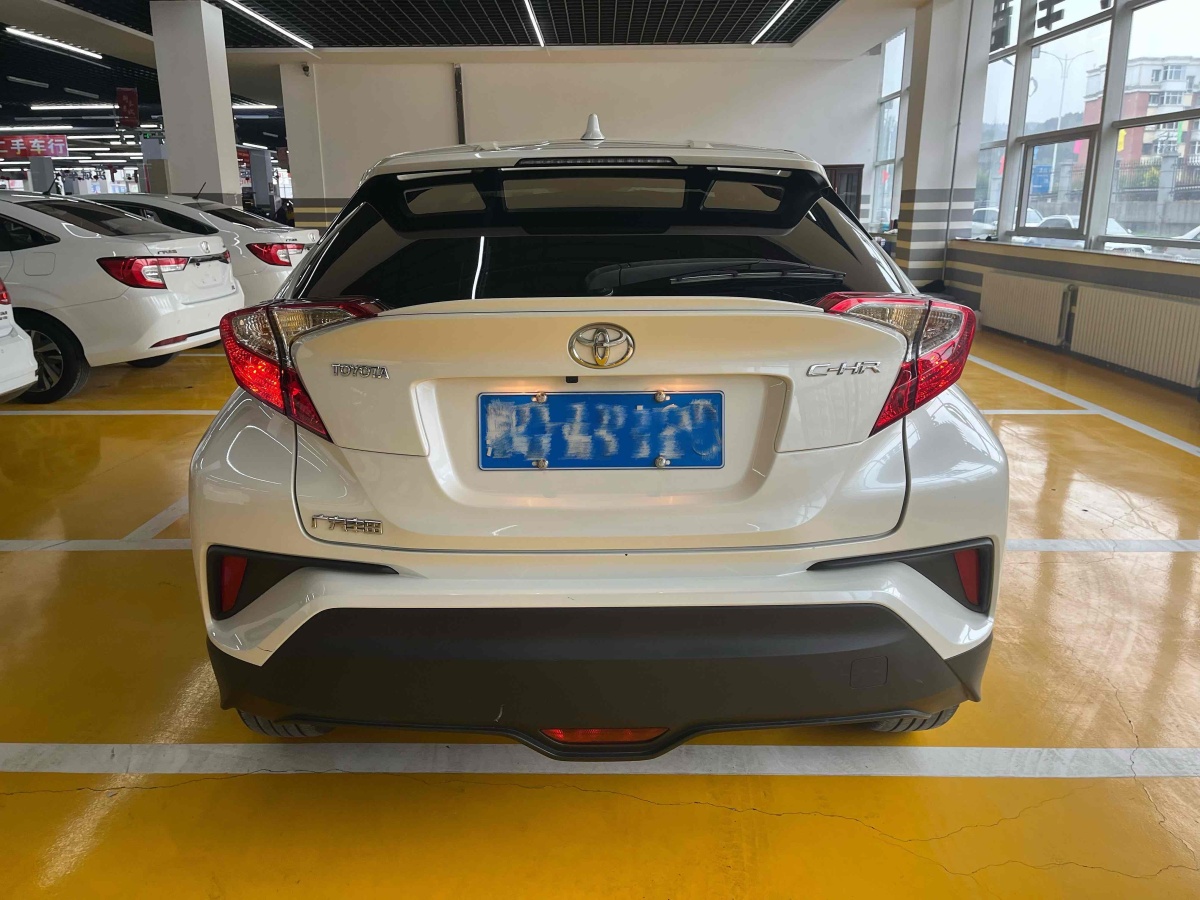 豐田 C-HR  2018款 2.0L 領(lǐng)先版 國(guó)V圖片