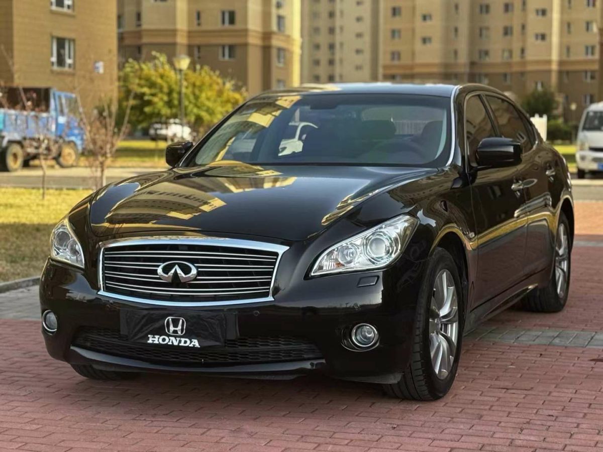 2013年1月英菲尼迪 Q70  2013款 Q70L 油電混合 3.5 奢華版