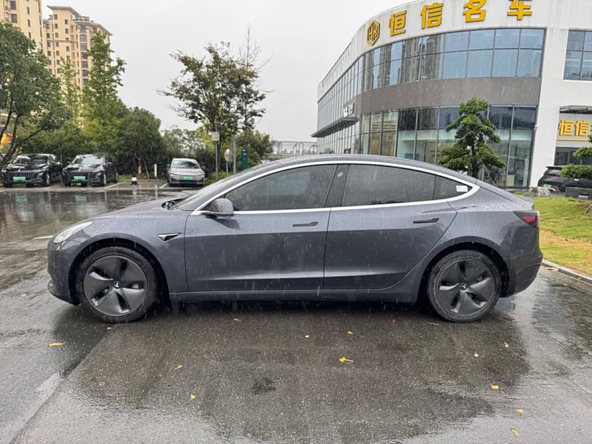 特斯拉 Model 3  2020款 改款 標(biāo)準(zhǔn)續(xù)航后驅(qū)升級版圖片