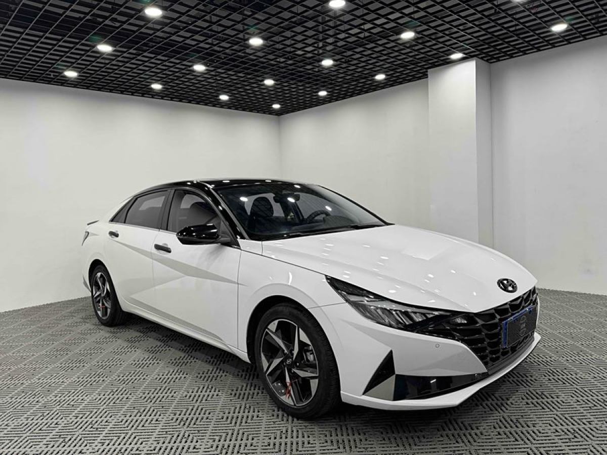 現(xiàn)代 伊蘭特  2021款 1.5L LUX尊貴版圖片