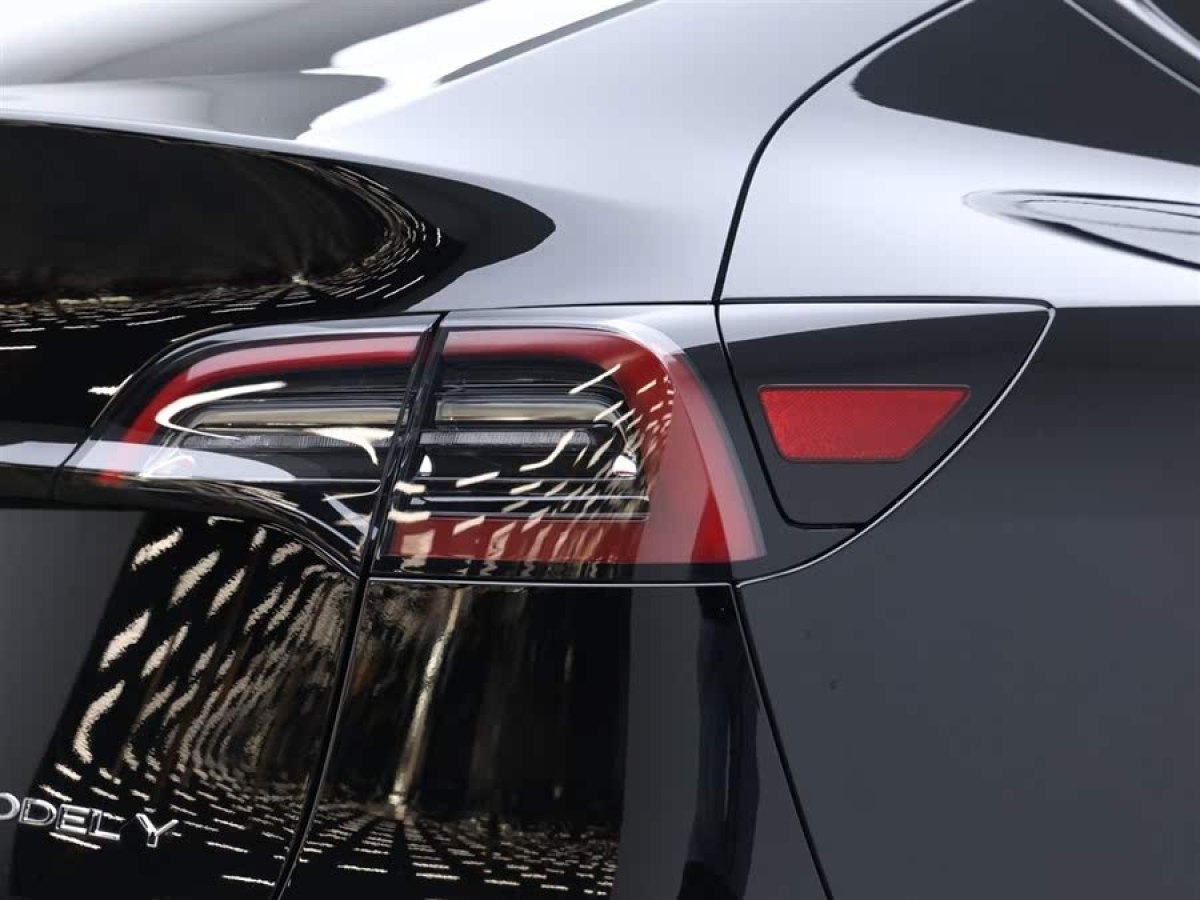 特斯拉 Model Y  2022款 改款 后輪驅(qū)動版圖片