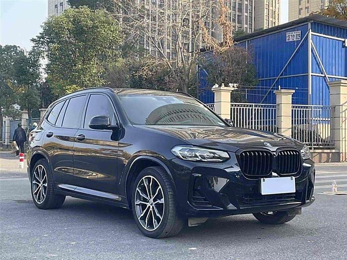 寶馬 寶馬X3  2022款 xDrive30i 領(lǐng)先型 M曜夜套裝圖片