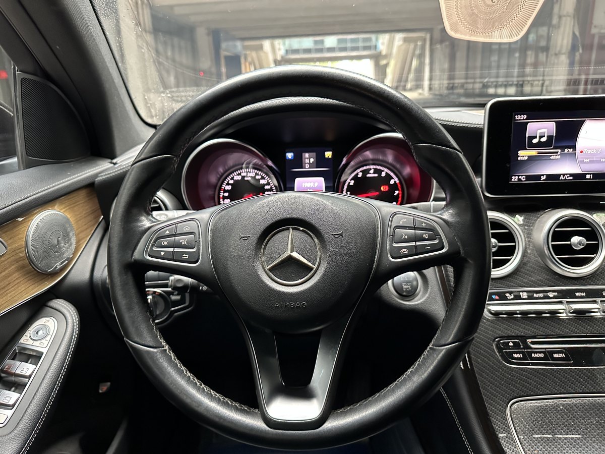 奔馳 奔馳GLC  2021款 GLC 260 4MATIC 轎跑SUV圖片