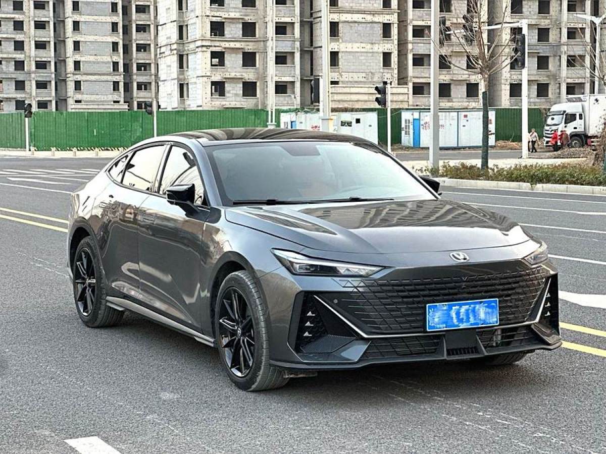 2022年6月長(zhǎng)安 長(zhǎng)安UNI-V  2022款 1.5T 尊貴型