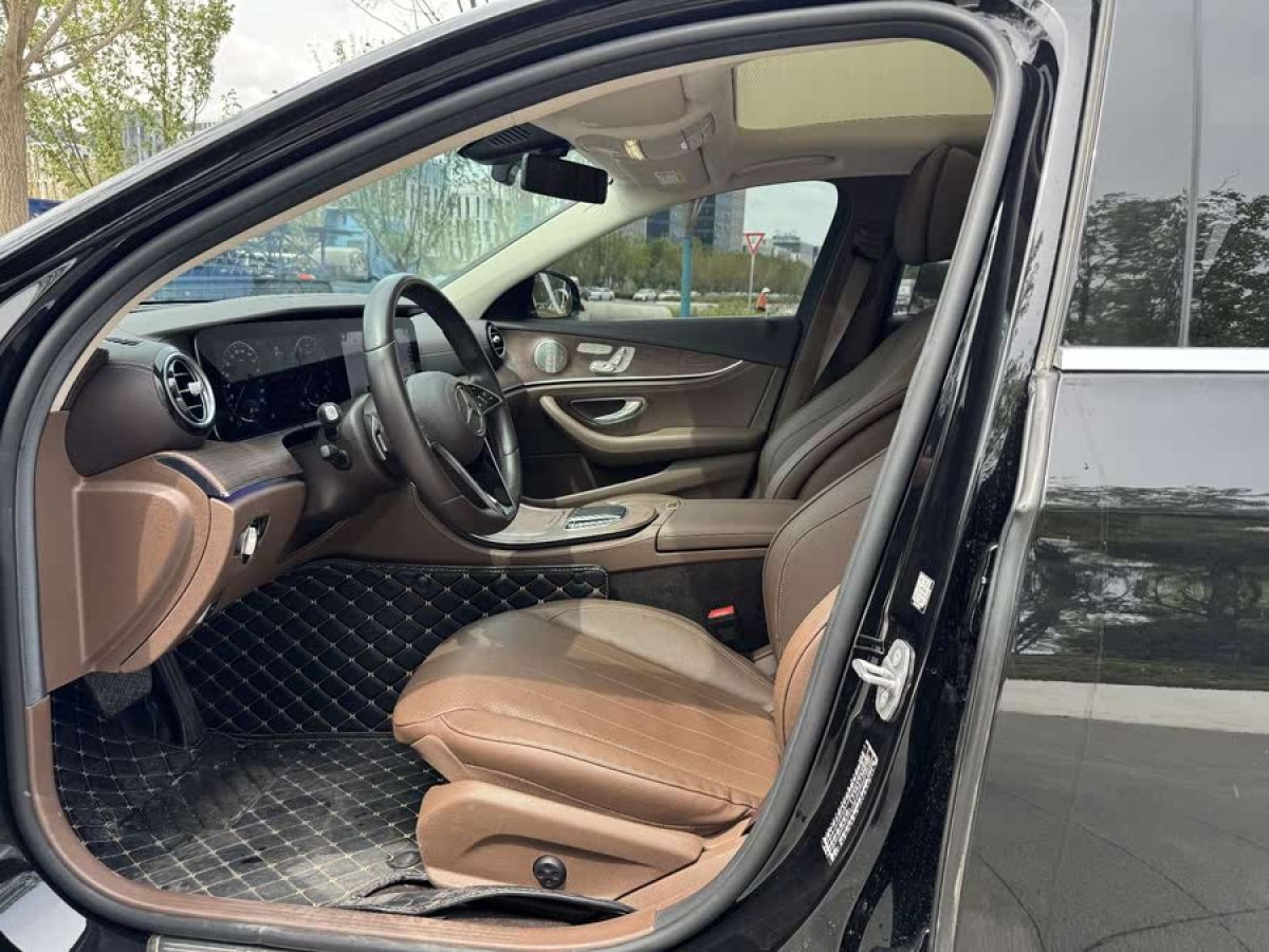 奔馳 奔馳E級  2021款 改款 E 300 L 豪華型圖片