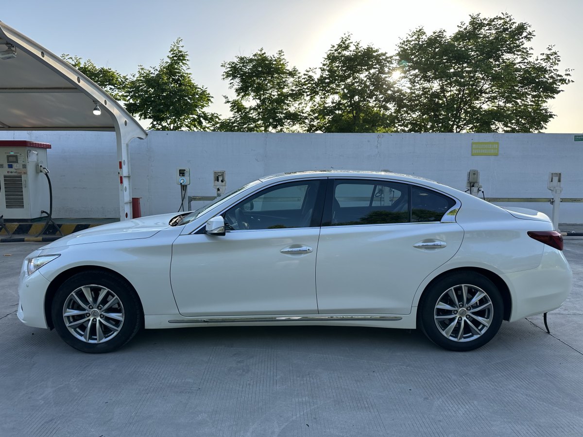 英菲尼迪 Q50L  2018款  2.0T 舒适版 国VI图片