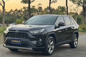 RAV4荣放 丰田 2.0L CVT两驱风尚Plus版