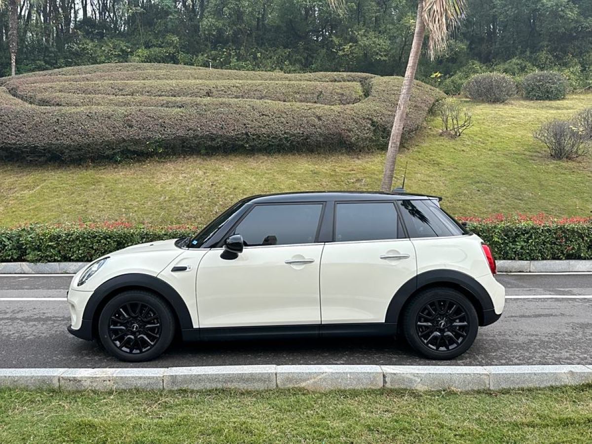 MINI MINI  2019款 1.5T COOPER 經(jīng)典派 五門版圖片