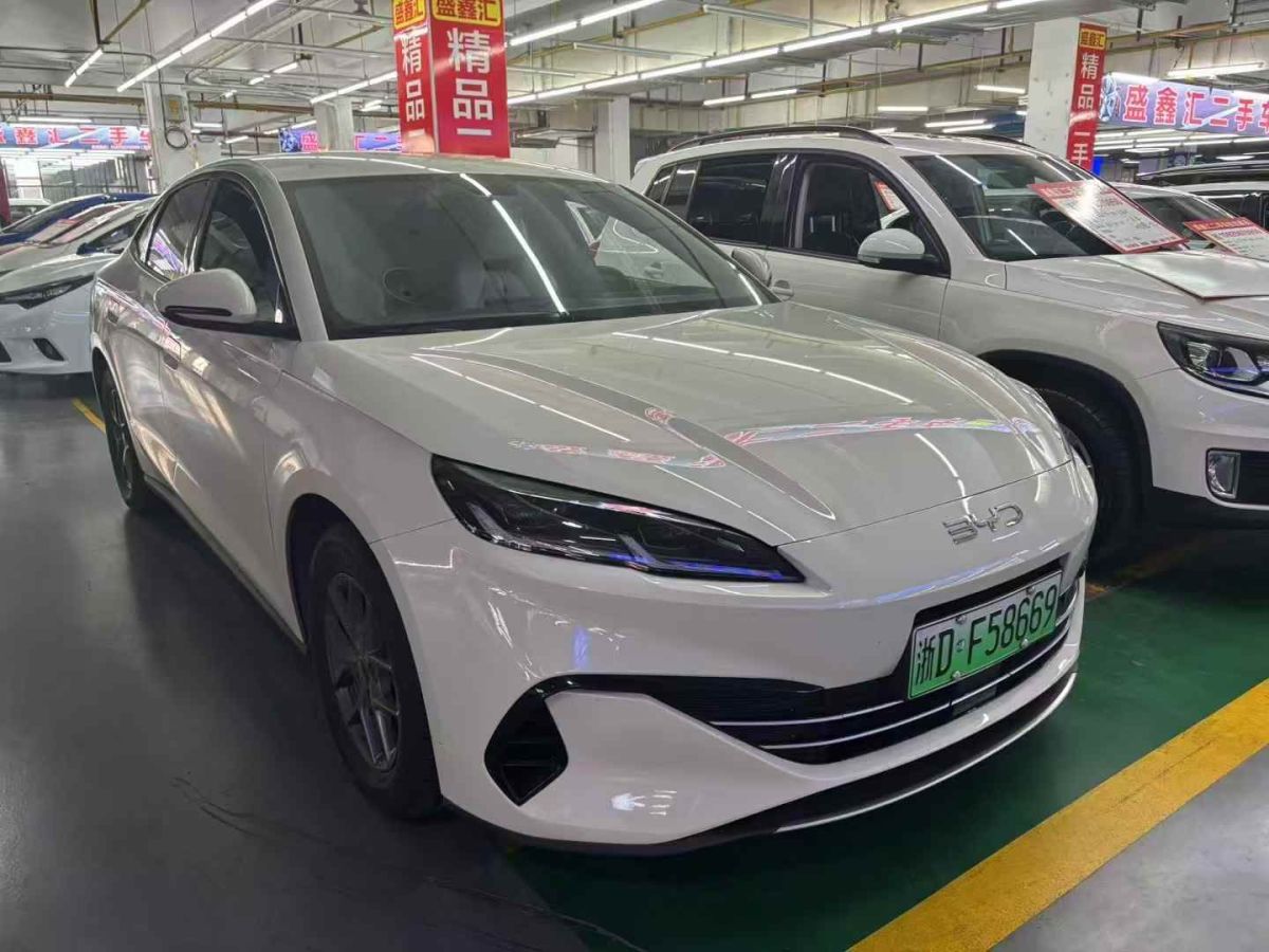 上汽大通 上汽大通MAXUS MIFA 9  2024款 超混 超長續(xù)航草原版 七座圖片
