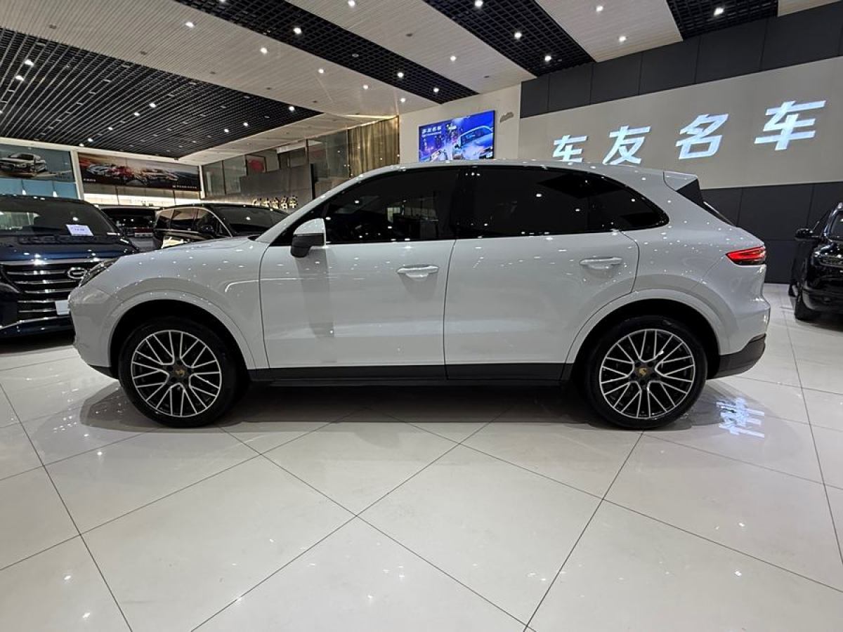 保時(shí)捷 Cayenne  2023款 Cayenne 3.0T 鉑金版圖片