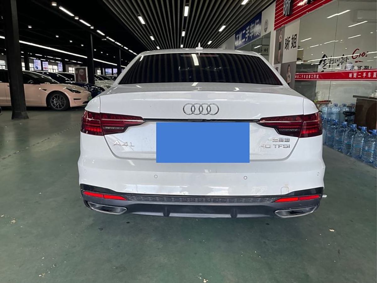 奧迪 奧迪A4L  2022款 40 TFSI 豪華動(dòng)感型圖片