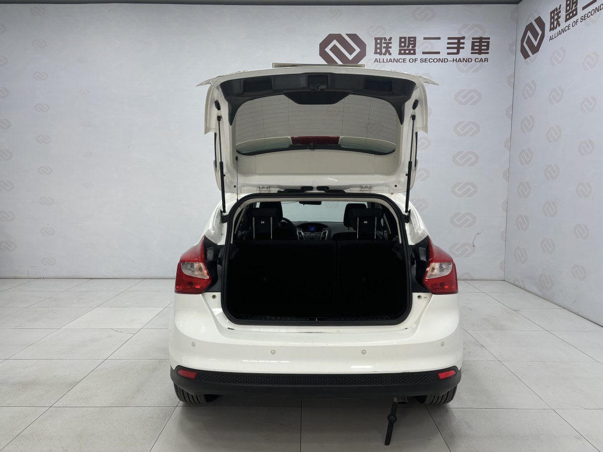 福特 ?？怂? 2012款 兩廂 1.6L 自動(dòng)舒適型圖片