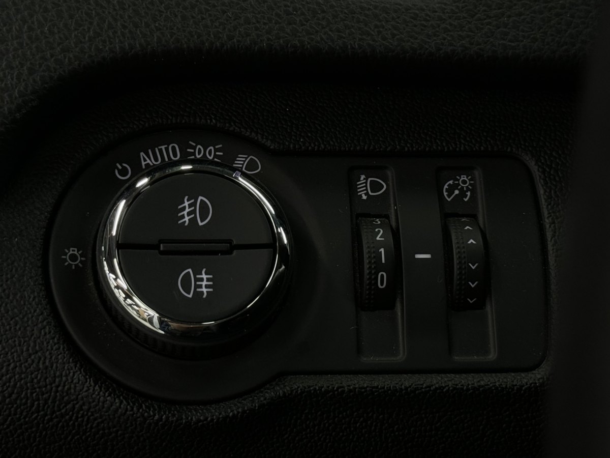 Buick Regal2015 Model 1.6T Fashion Technology图片