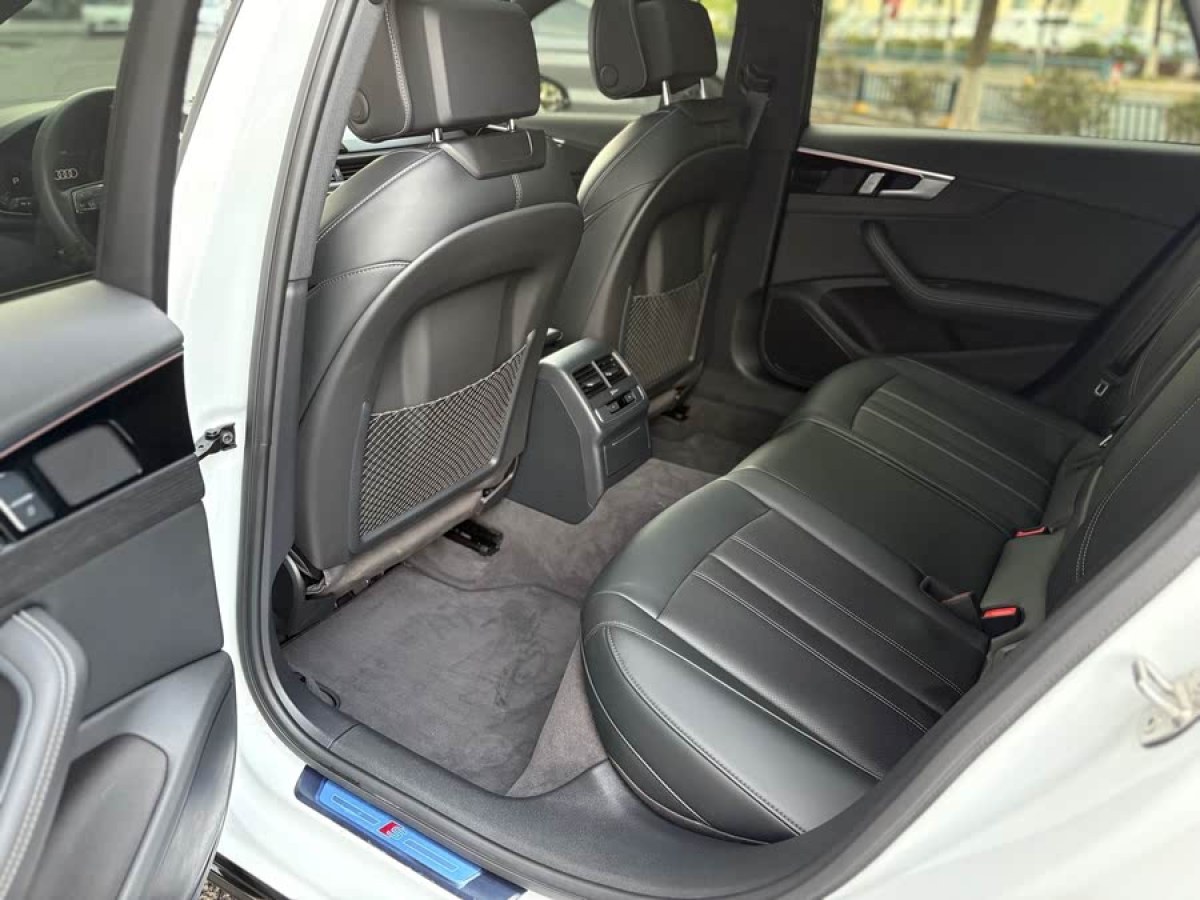 奧迪 奧迪A4L  2024款 40 TFSI 豪華動感型圖片