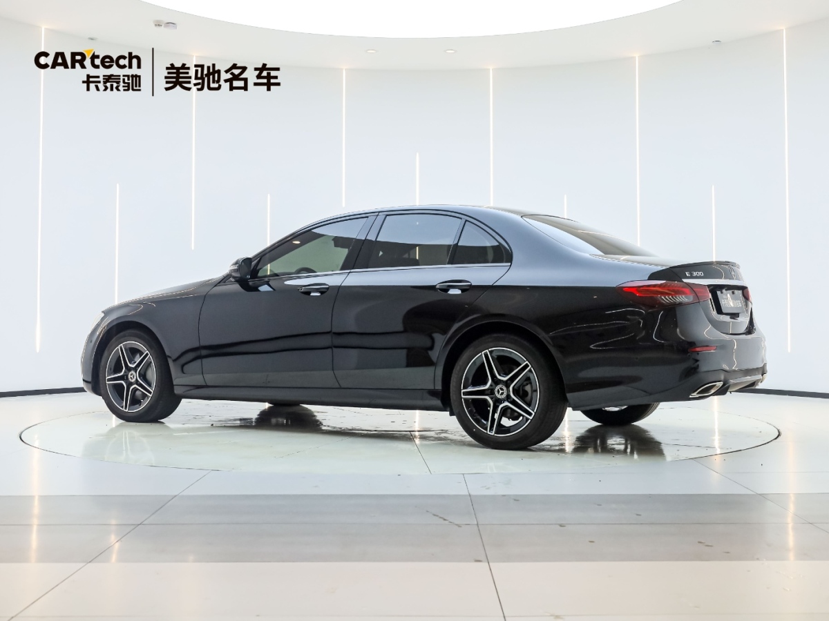 奔馳 奔馳E級(jí)  2023款 E 300 轎跑車圖片