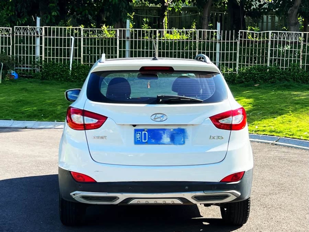 現(xiàn)代 ix35  2013款 2.4L 自動兩驅(qū)領(lǐng)先型GLX 國IV圖片