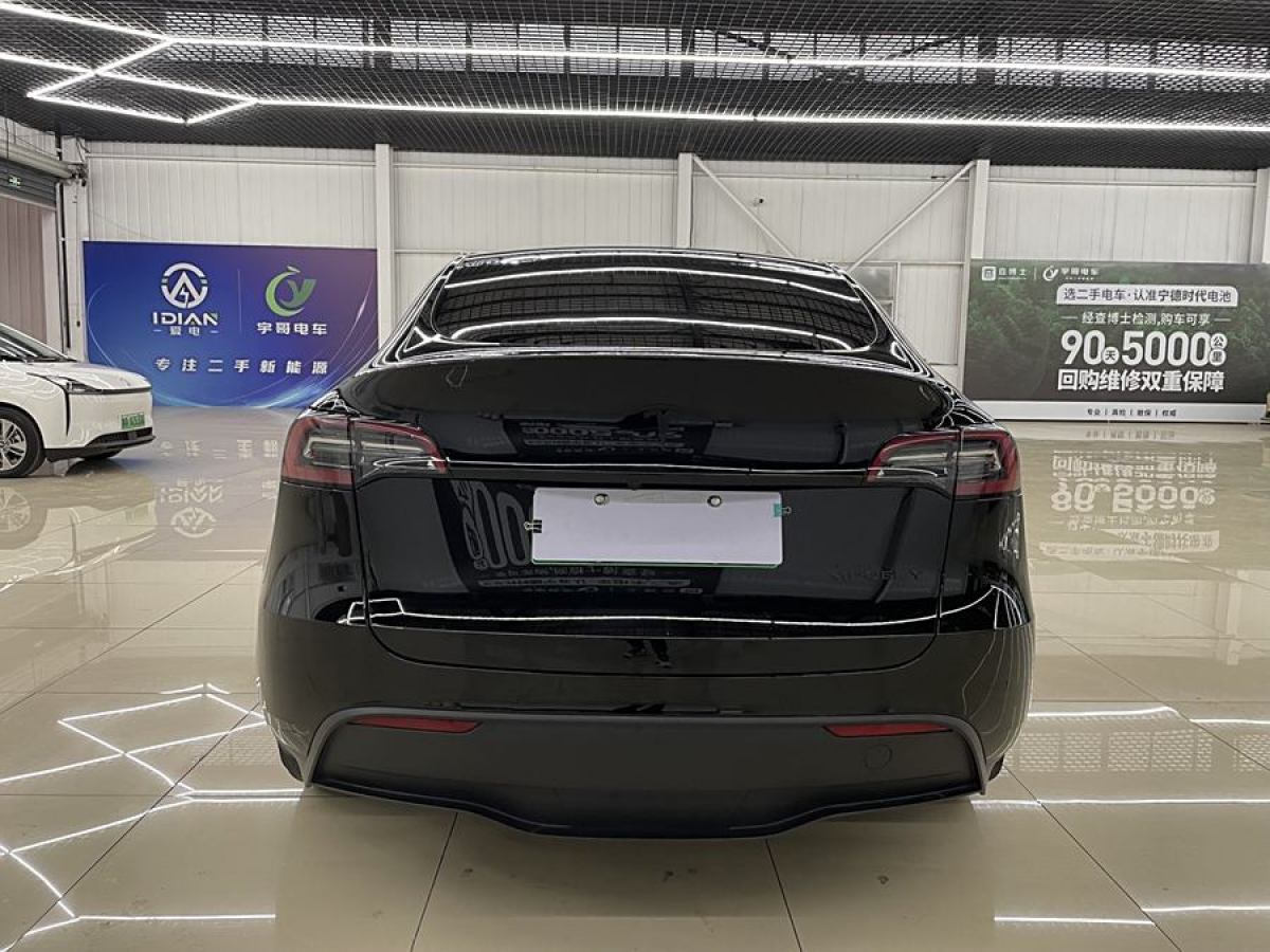 特斯拉 Model 3  2021款 改款 標(biāo)準(zhǔn)續(xù)航后驅(qū)升級版圖片