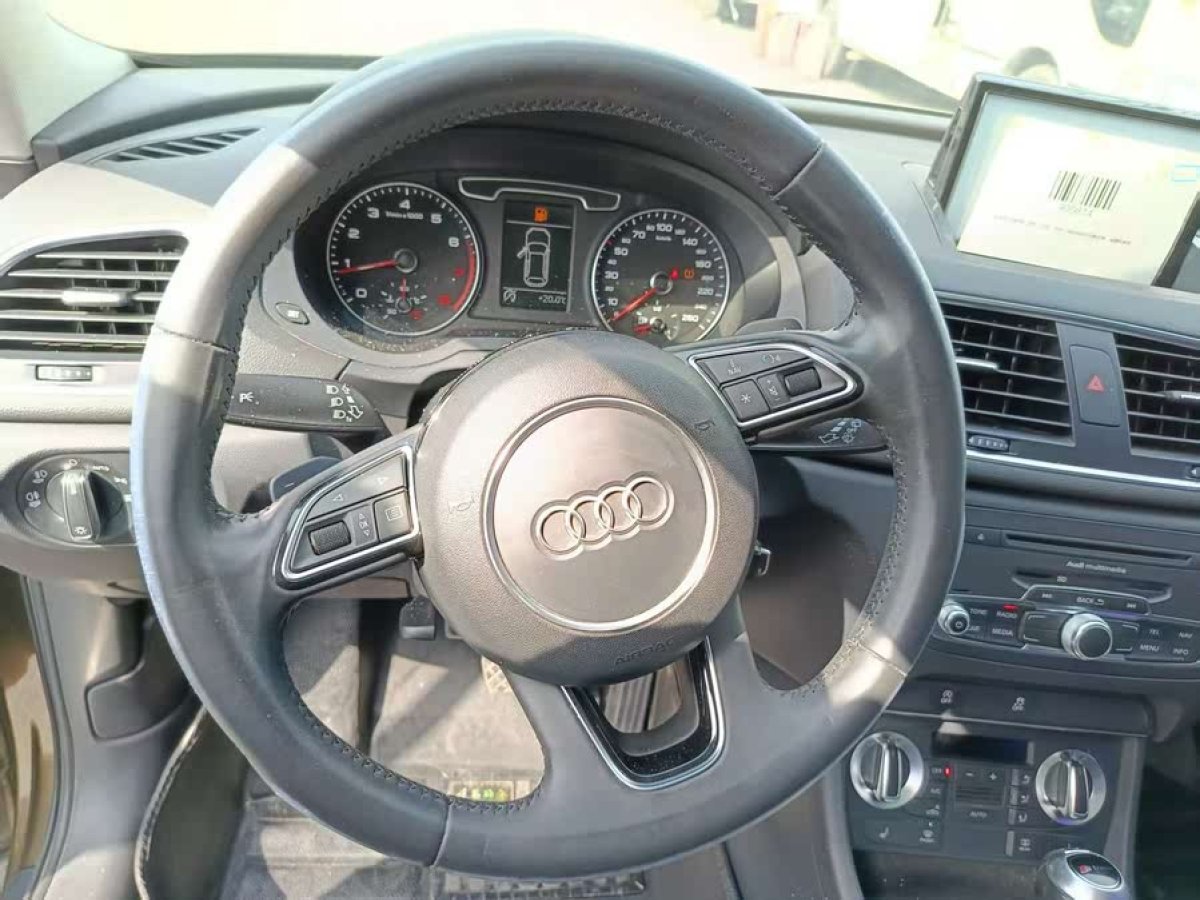 奧迪 奧迪Q3  2015款 35 TFSI 進(jìn)取型圖片