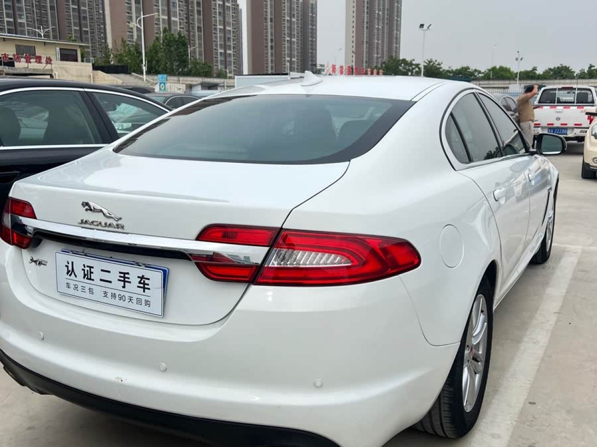 捷豹 XF  2015款 XF 2.0T 風(fēng)華版圖片