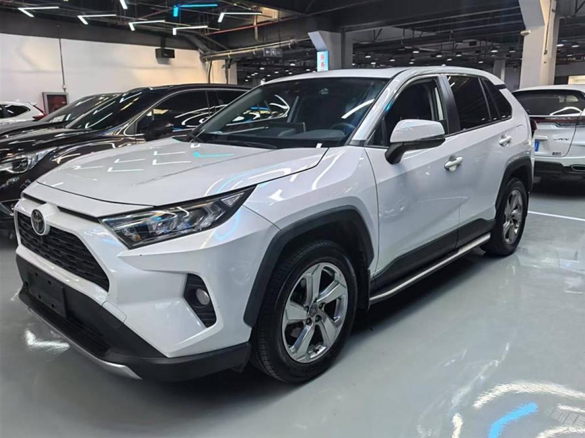 2020年7月豐田 RAV4榮放  2020款 2.0L CVT兩驅(qū)風(fēng)尚版