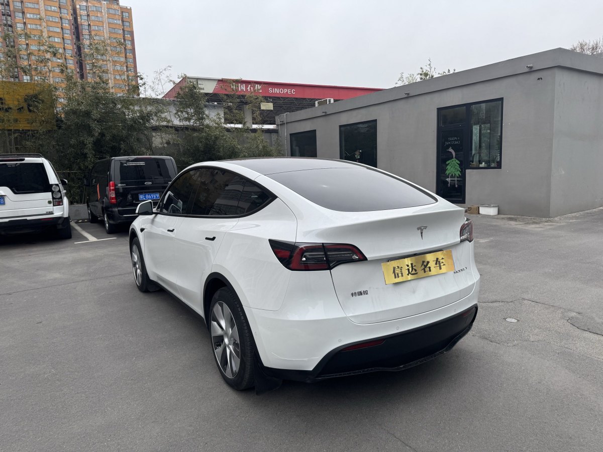 特斯拉 Model 3  2022款 后輪驅(qū)動版圖片