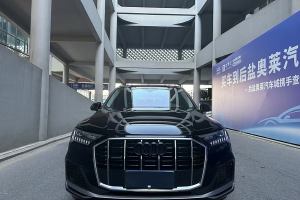 奥迪Q7 奥迪 55 TFSI quattro S line运动型