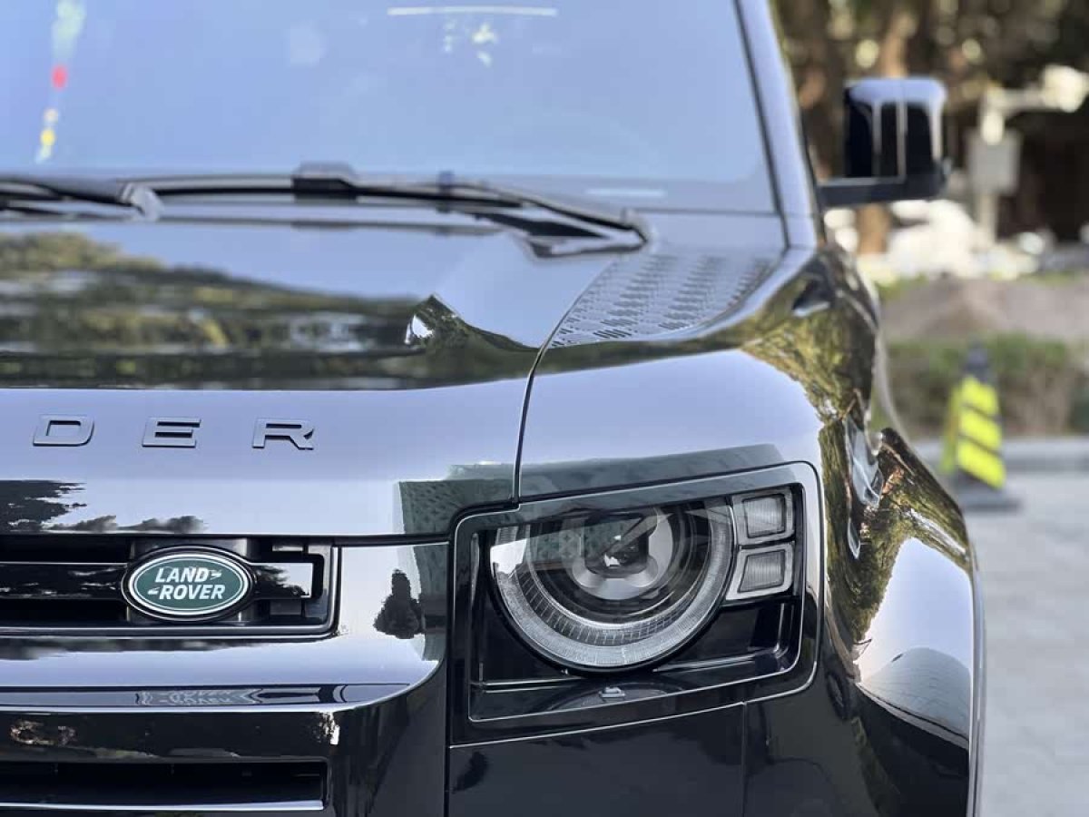 路虎 衛(wèi)士  2022款 110 V8 007典藏版圖片