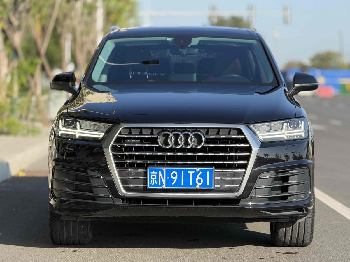 2019年10月奧迪 奧迪Q7  2019款 55 TFSI S line運(yùn)動(dòng)型