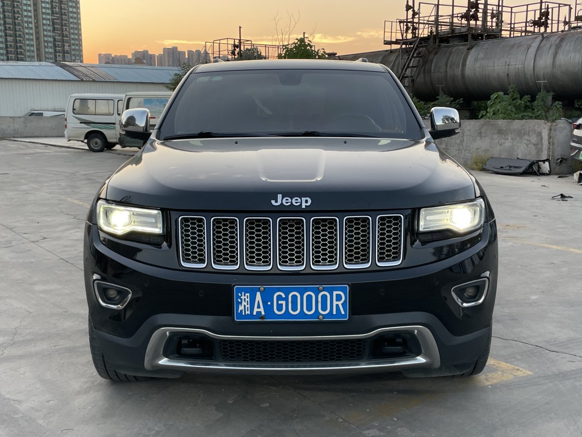 2015年4月Jeep 大切諾基  2014款 3.0TD 柴油 舒享導(dǎo)航版