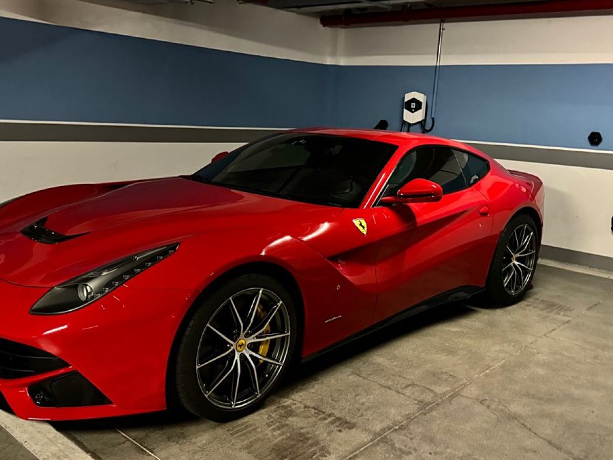 法拉利 F12berlinetta  2013款 6.3L 標準型圖片