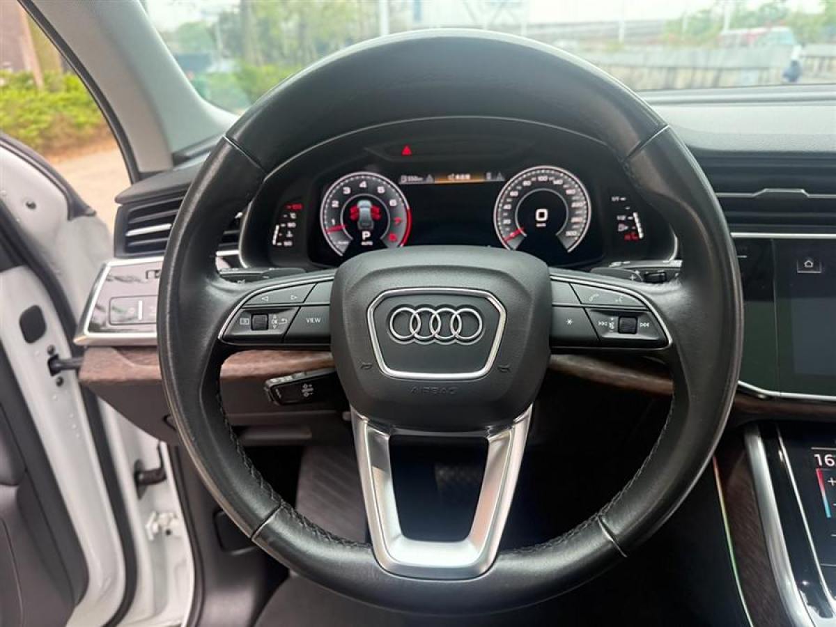 奧迪 奧迪Q7  2024款 55 TFSI quattro S line運(yùn)動(dòng)型圖片