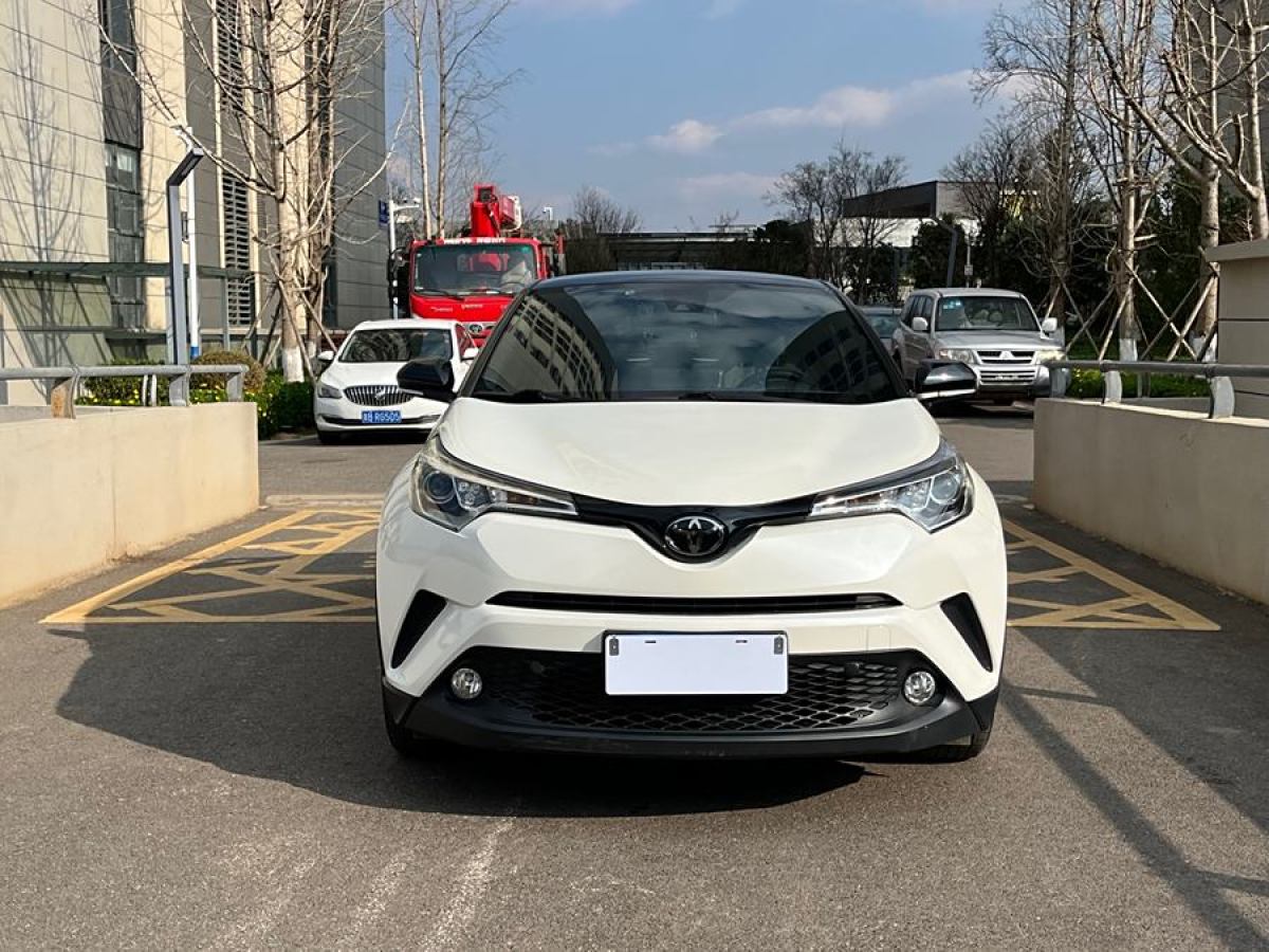 豐田 C-HR  2018款 2.0L 領(lǐng)先版 國(guó)V圖片