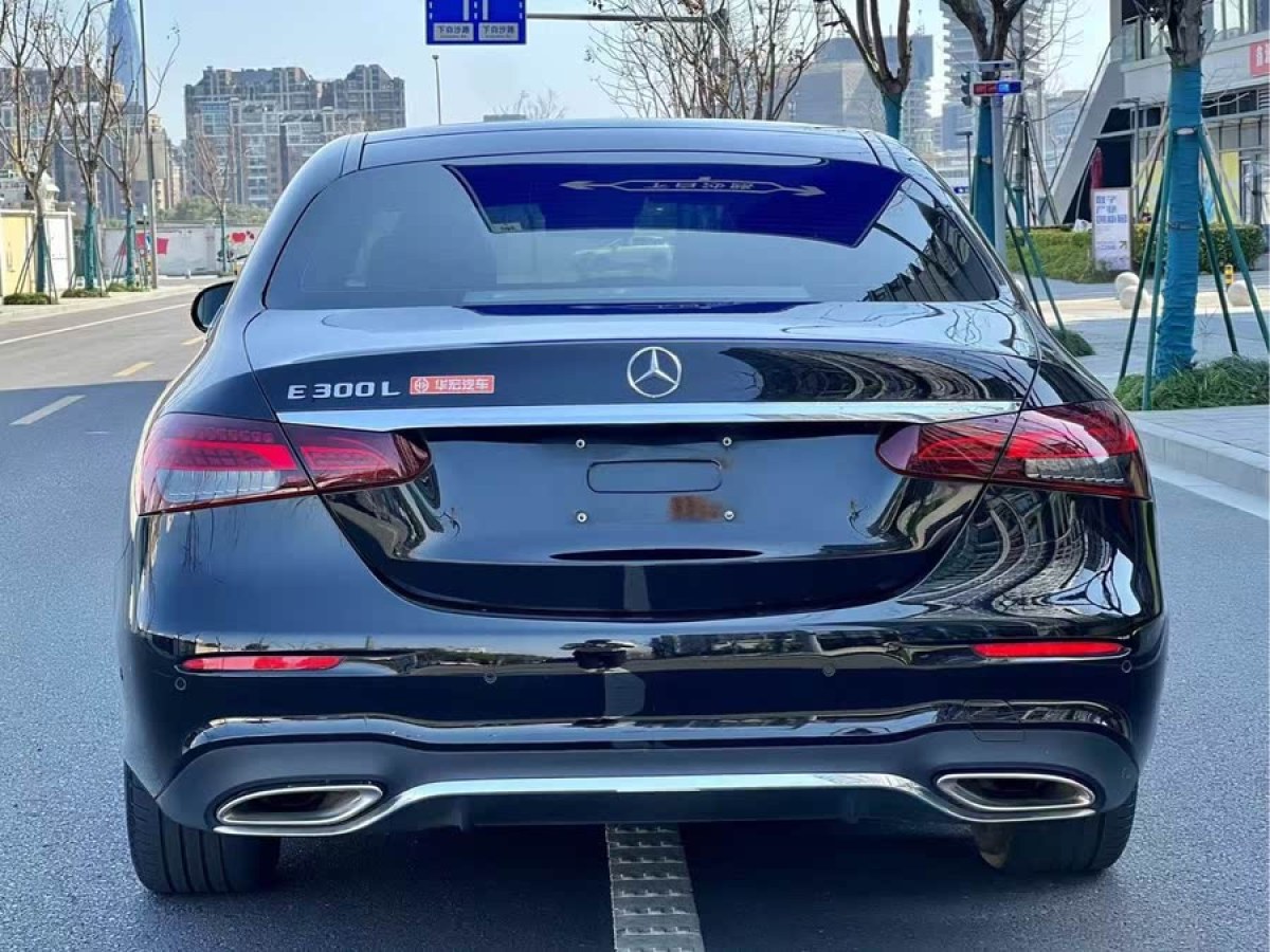 奔馳 奔馳E級  2021款 改款 E 300 L 尊貴型圖片