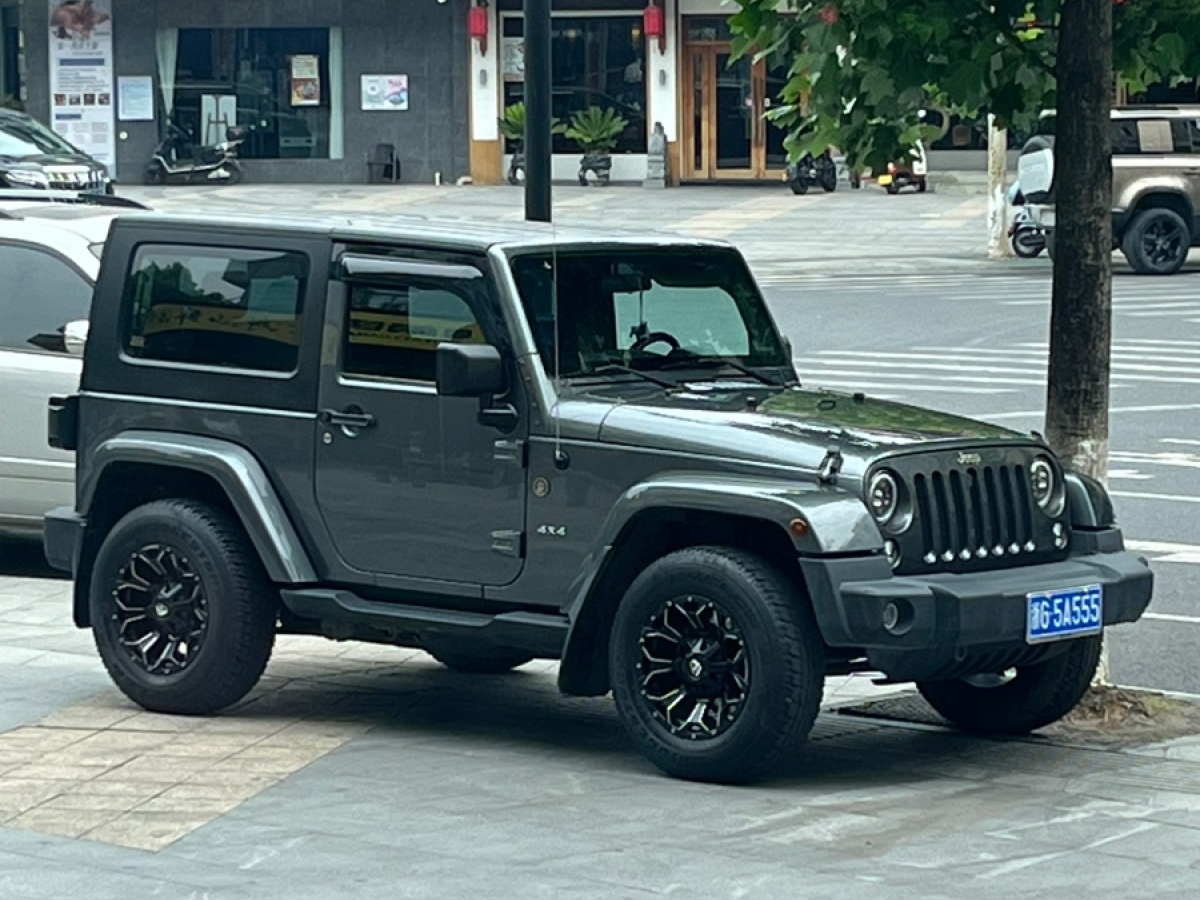 Jeep 牧馬人  2011款 3.8L Sahara 兩門版圖片