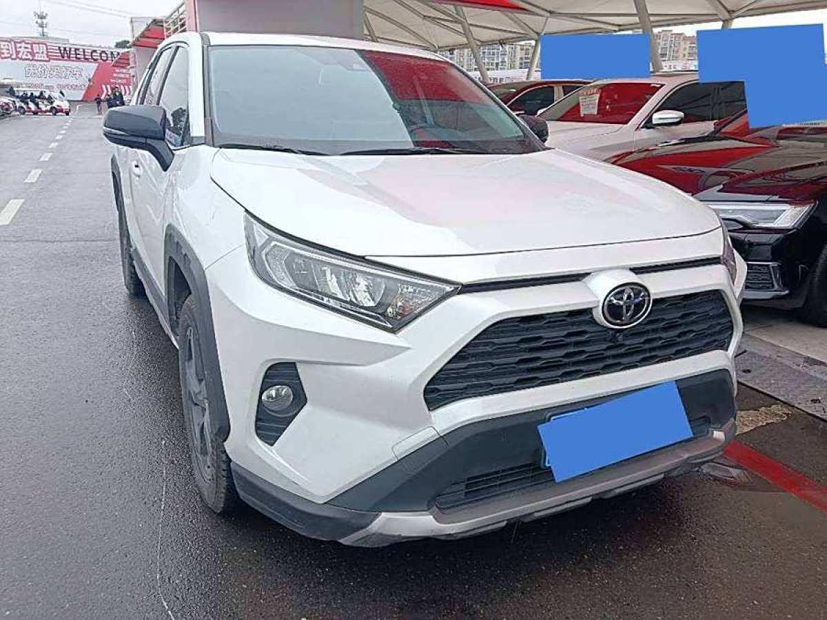 2022年8月豐田 RAV4榮放  2022款 2.0L CVT四驅(qū)風(fēng)尚版