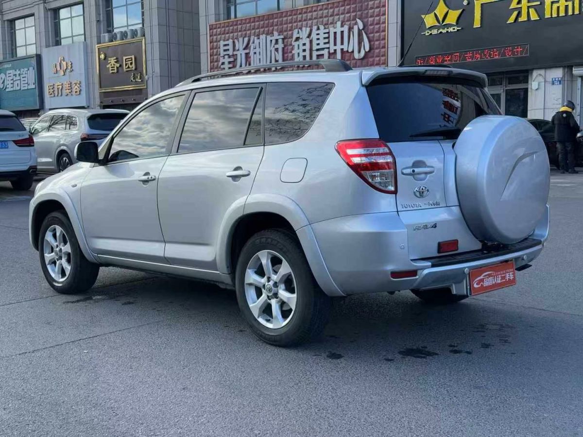 豐田 RAV4榮放  2011款 2.0L 自動經(jīng)典版圖片