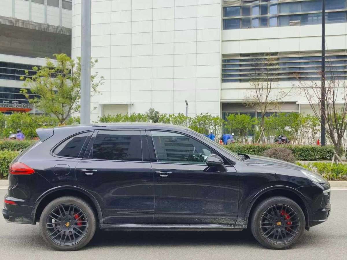 2017年03月保時(shí)捷 Cayenne  2016款 Cayenne Platinum Edition 3.0T