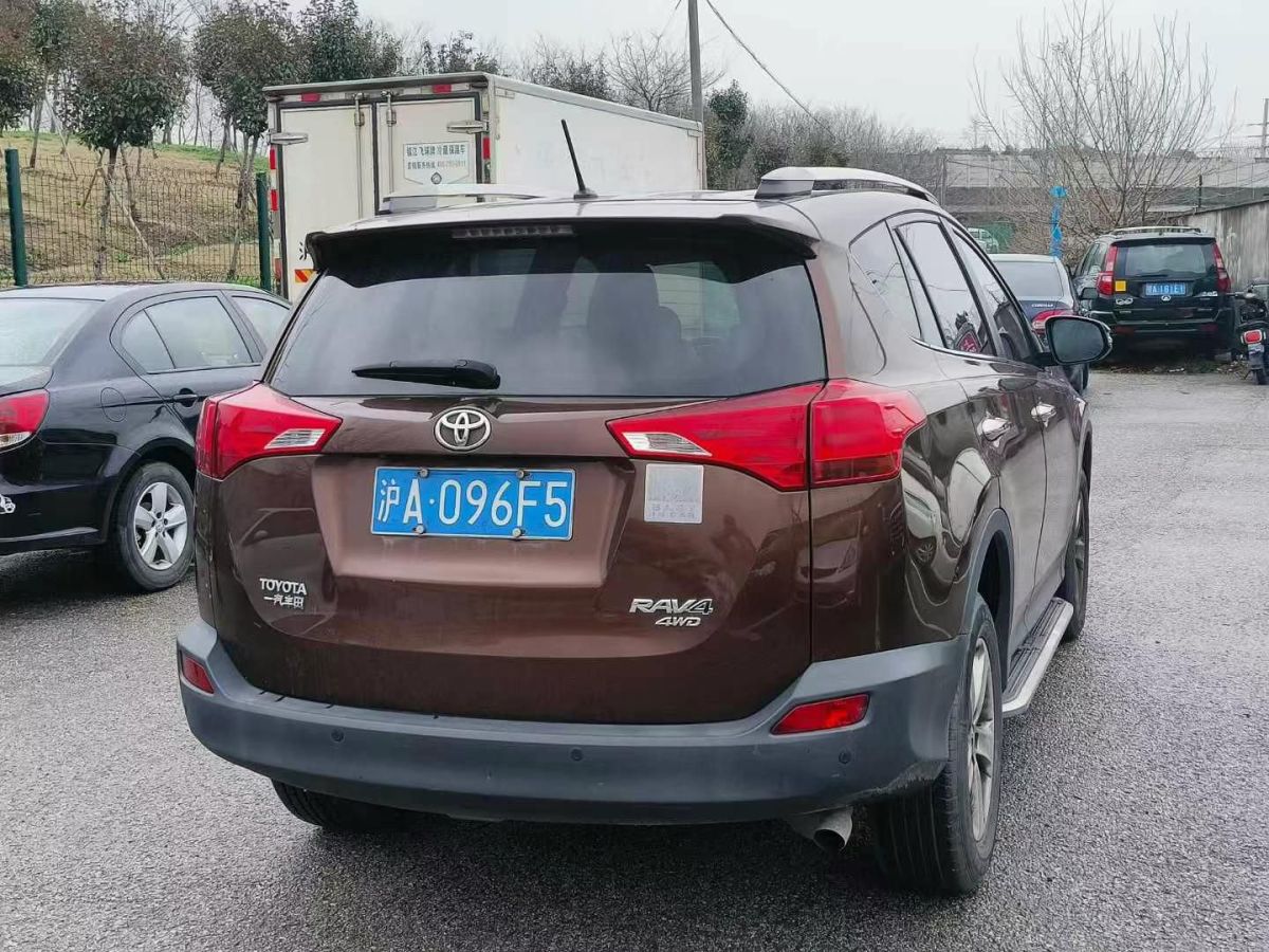 2013年11月豐田 RAV4榮放  2013款 2.0L CVT兩驅(qū)都市版