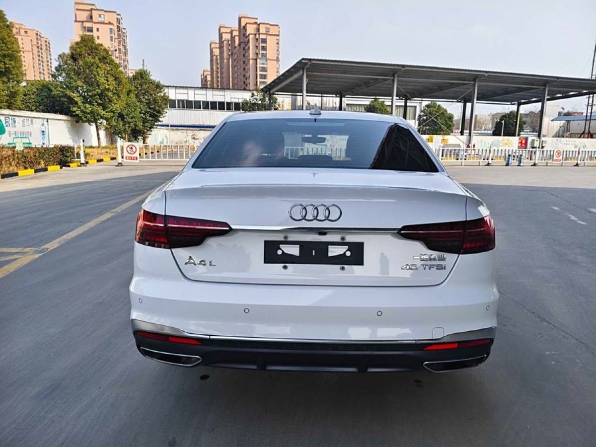 奧迪 奧迪A4L  2022款 40 TFSI 時(shí)尚動(dòng)感型圖片